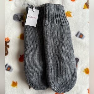 Sunday Best Aritzia Gray Mittens